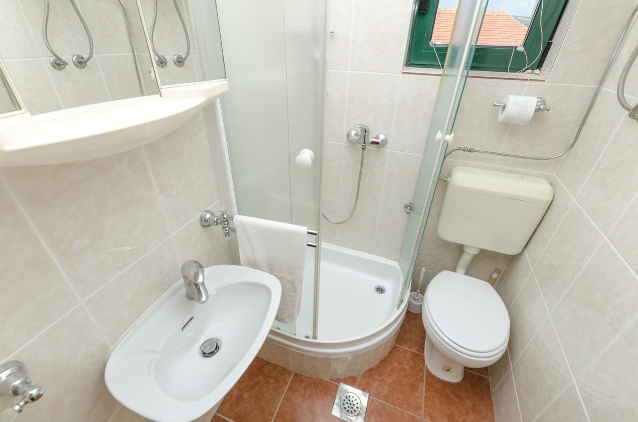 Apartments Mirko Primosten Ngoại thất bức ảnh