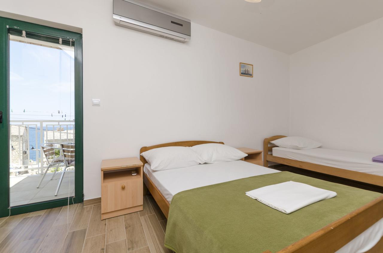 Apartments Mirko Primosten Ngoại thất bức ảnh