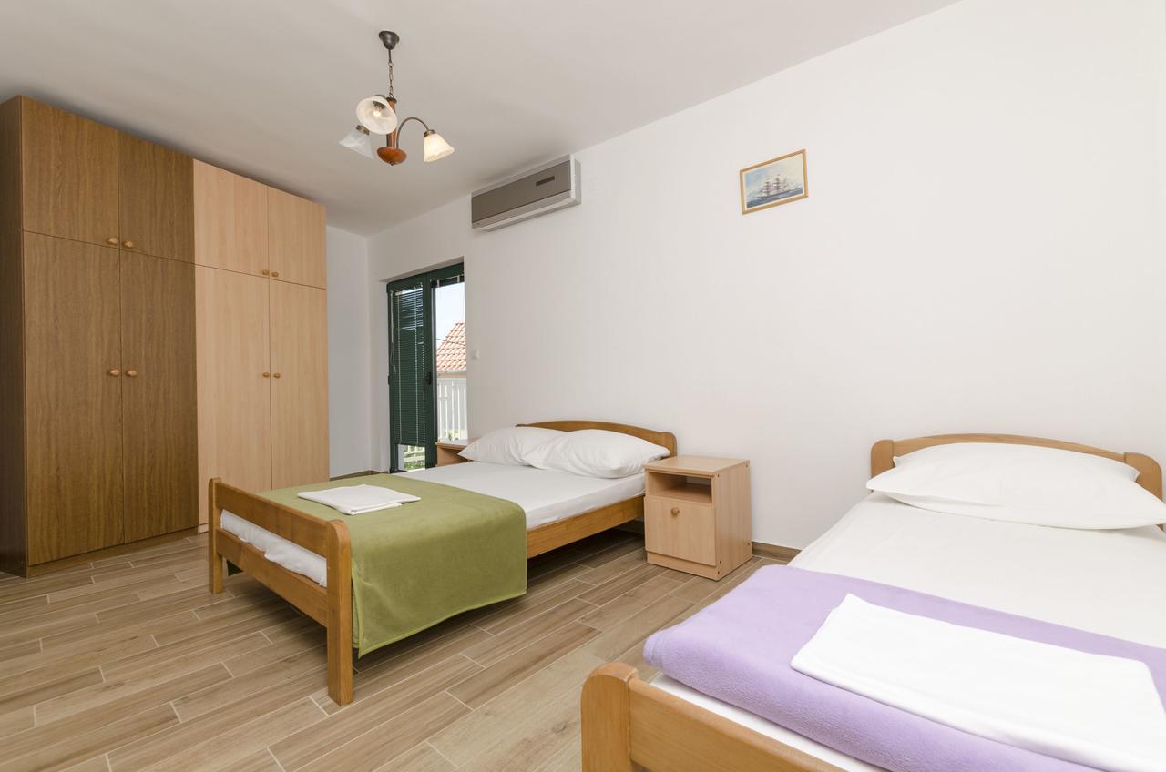 Apartments Mirko Primosten Ngoại thất bức ảnh