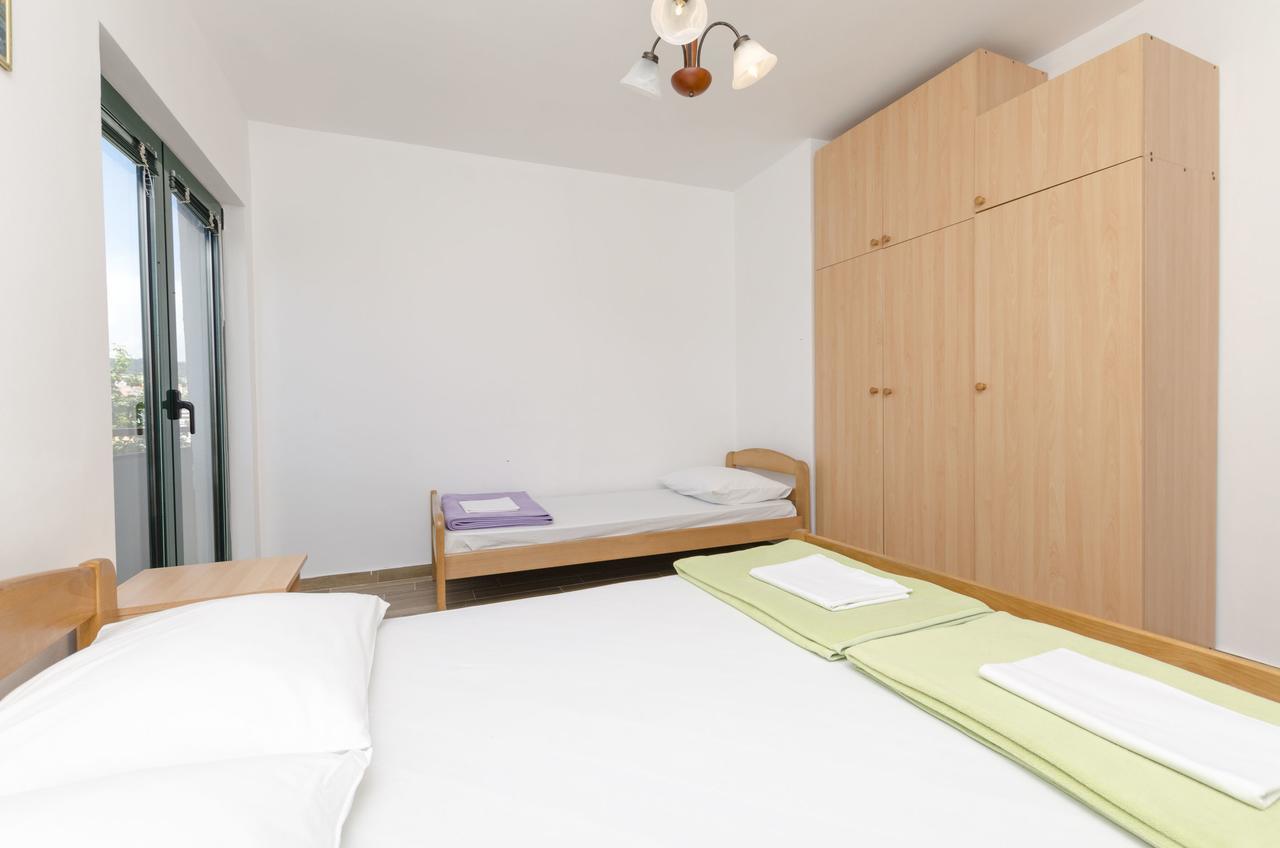 Apartments Mirko Primosten Ngoại thất bức ảnh